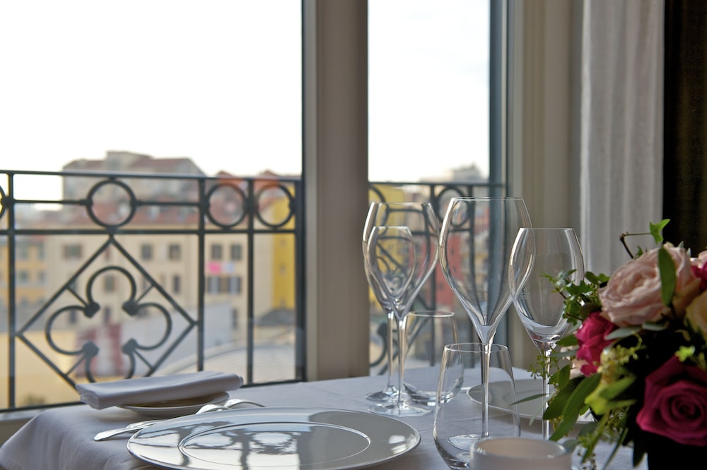 Grand Visconti Palace — Restaurant & bars in Milan, Lombardy