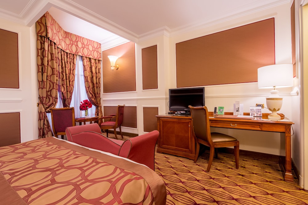 Grand Visconti Palace — Hotel rooms in Milan, Lombardy