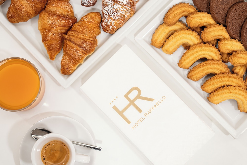Hotel Raffaello — Restaurant & bars in Milan, Lombardy