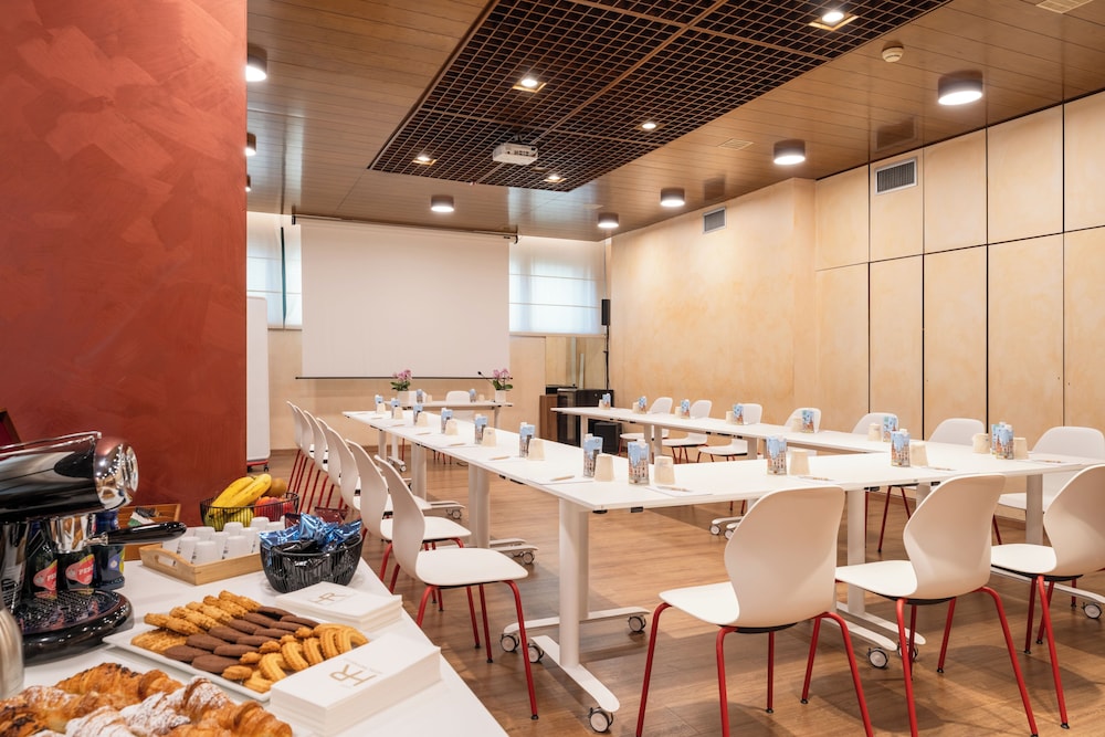 Hotel Raffaello — Restaurant & bars in Milan, Lombardy