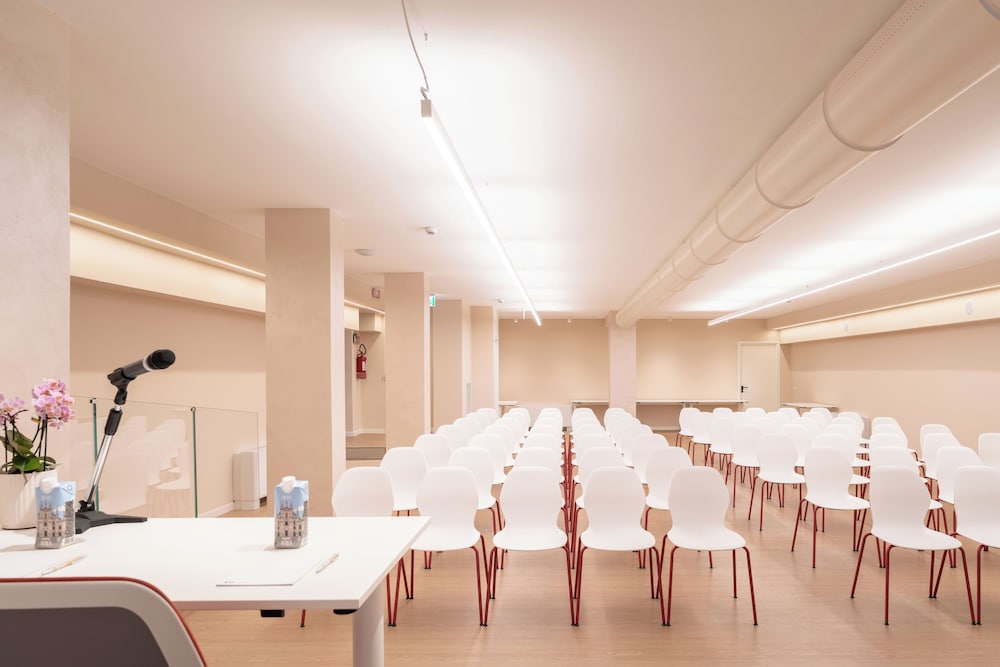 Hotel Raffaello — Hotel building in Milan, Lombardy
