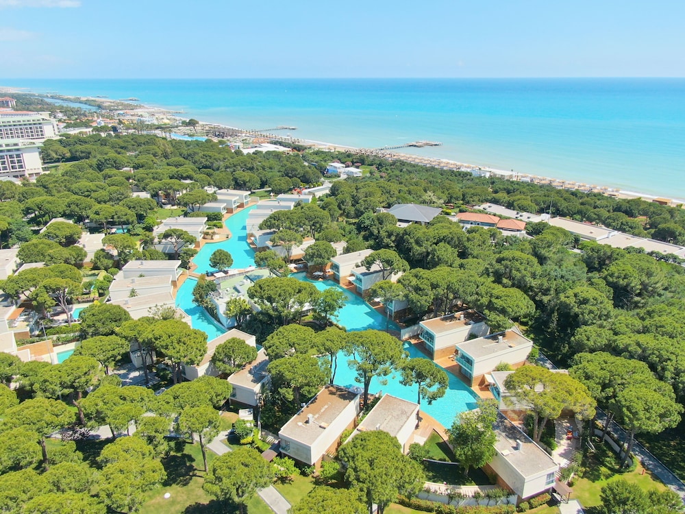 Club Privé By Rixos Belek - All Inclusive — Swimming pool in Belek