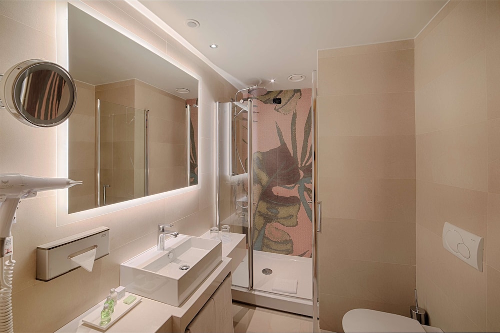 NH Collection Milano Touring — Hotel rooms in Milan, Lombardy
