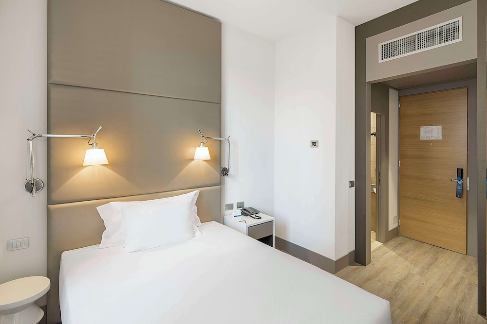 NH Collection Milano Touring — Hotel rooms in Milan, Lombardy