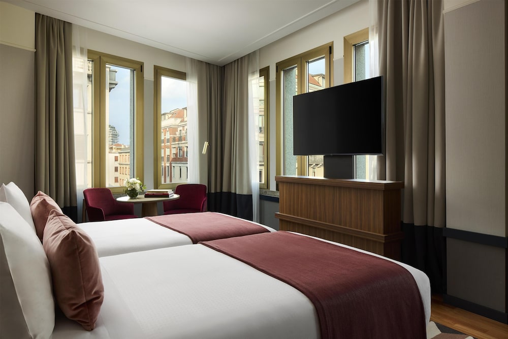 Tivoli President Milano Hotel — Hotel rooms in Milan, Lombardy