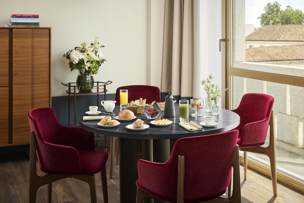 Tivoli President Milano Hotel — Restaurant & bars in Milan, Lombardy