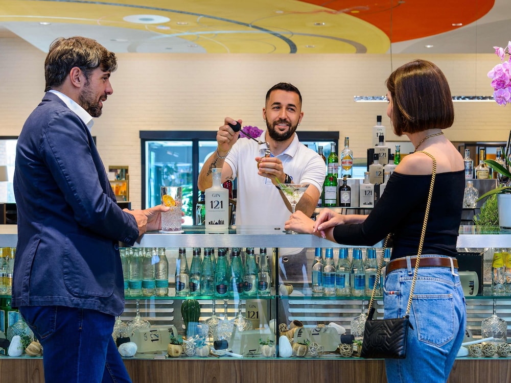 Novotel Milano Linate Aeroporto — Restaurant & bars in Milan, Lombardy