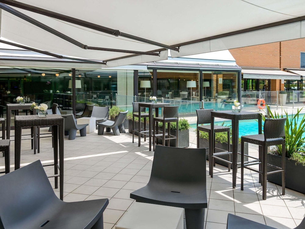 Novotel Milano Linate Aeroporto — Swimming pool in Milan, Lombardy