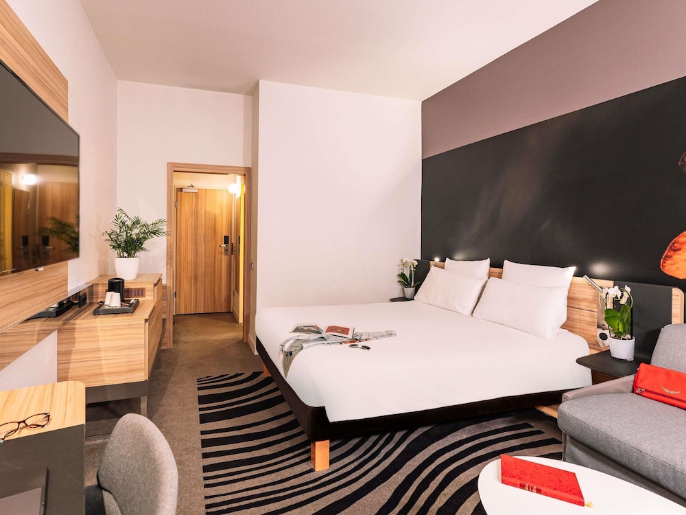 Novotel Milano Linate Aeroporto — Hotel rooms in Milan, Lombardy