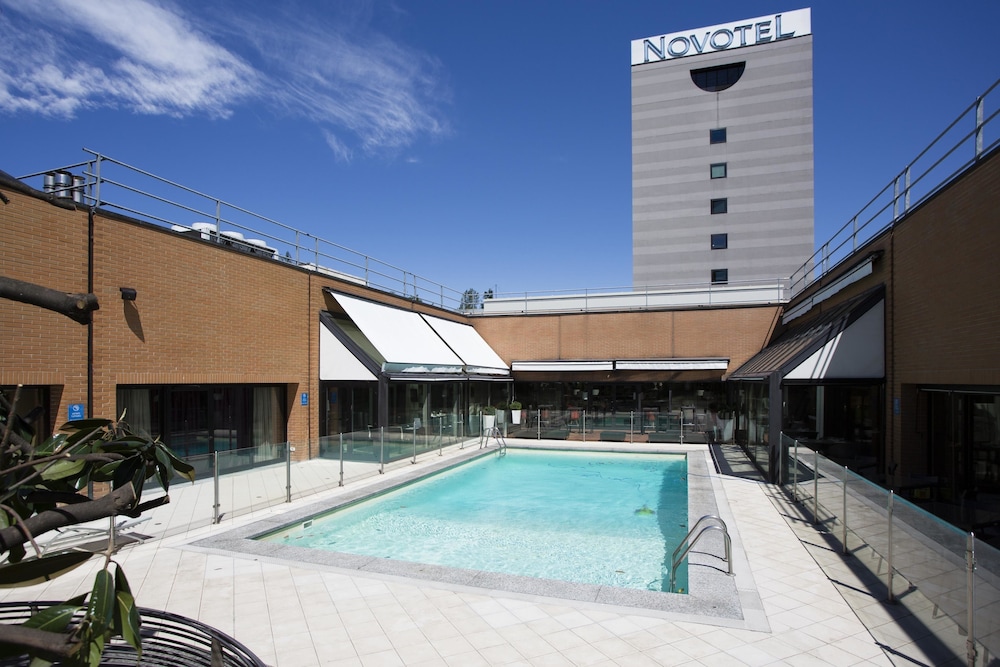 Novotel Milano Linate Aeroporto — Swimming pool in Milan, Lombardy