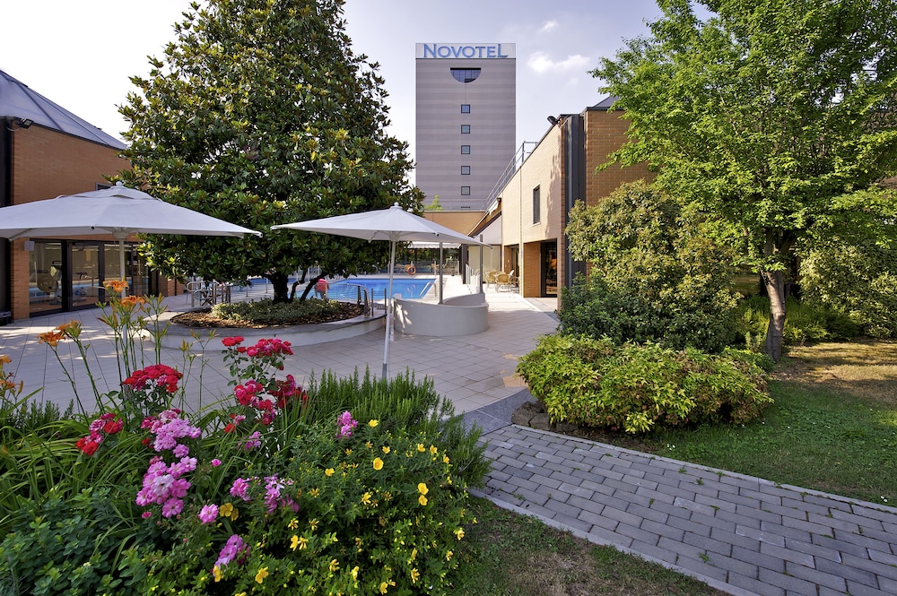 Novotel Milano Linate Aeroporto — Hotel building in Milan, Lombardy