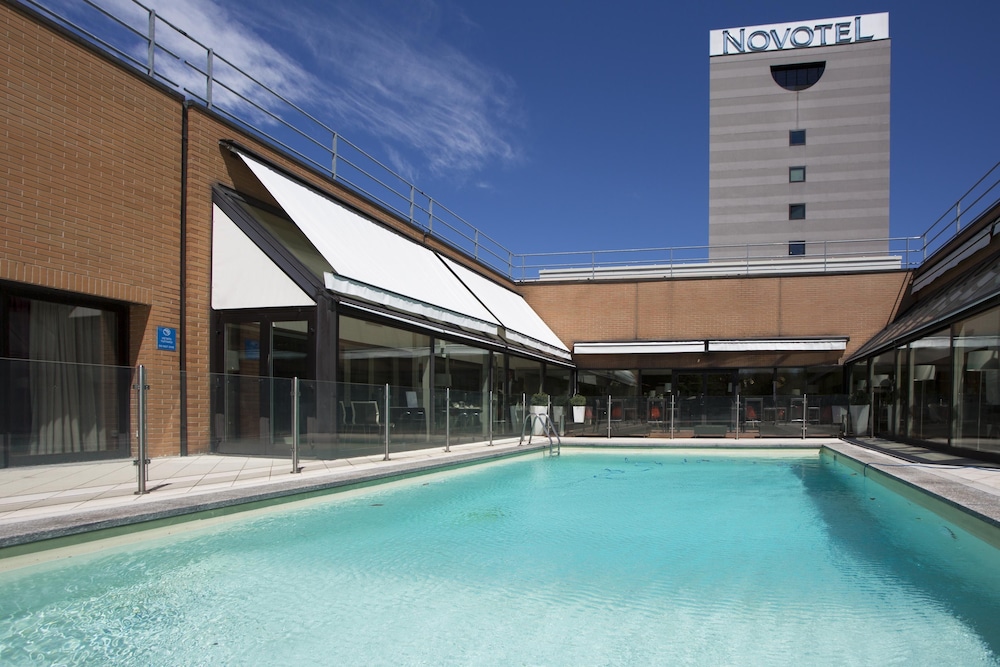 Novotel Milano Linate Aeroporto — Swimming pool in Milan, Lombardy