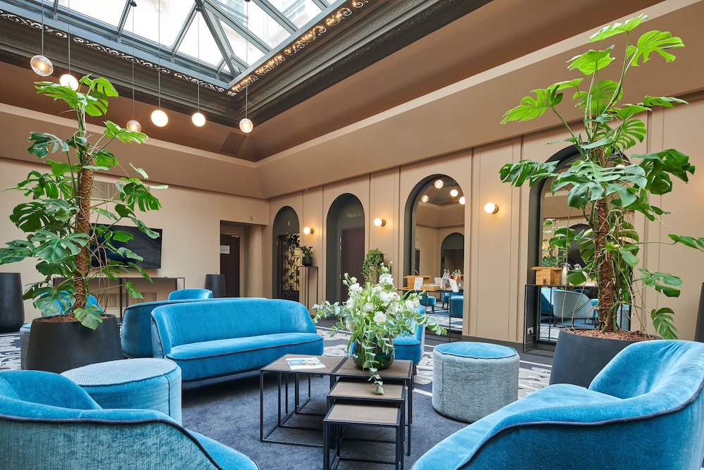 Hôtel Vacances Bleues Provinces Opéra — Hotel building in Paris, Ile-de-France