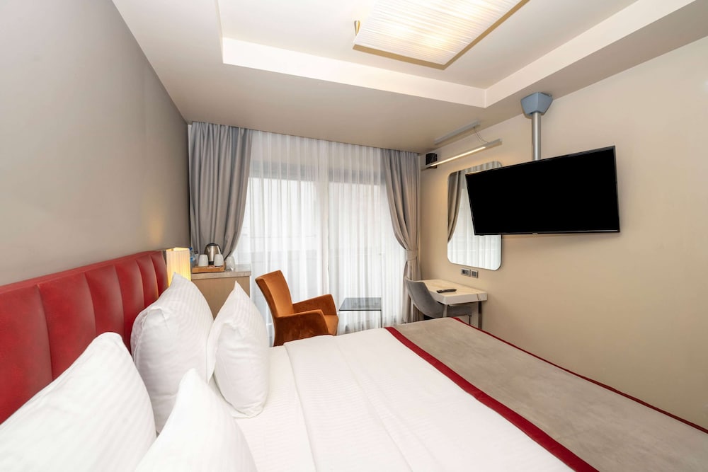 Ramada by Wyndham Istanbul Pera — Hotel rooms in Istanbul, Istanbul