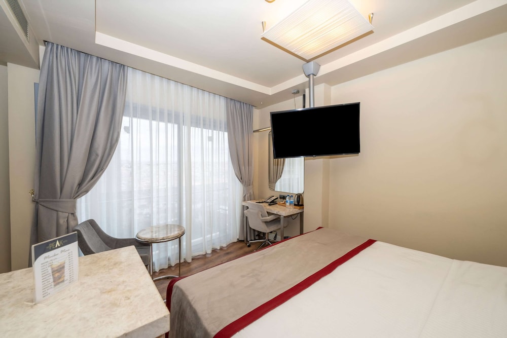 Ramada by Wyndham Istanbul Pera — Hotel rooms in Istanbul, Istanbul