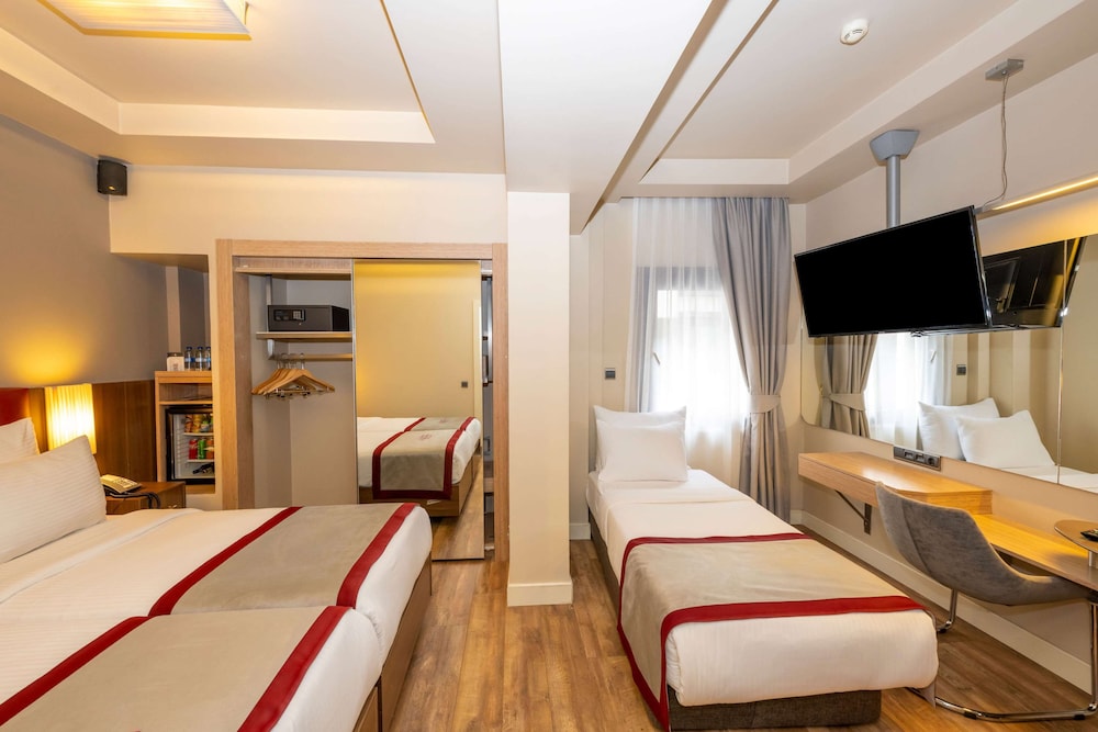 Ramada by Wyndham Istanbul Pera — Hotel rooms in Istanbul, Istanbul