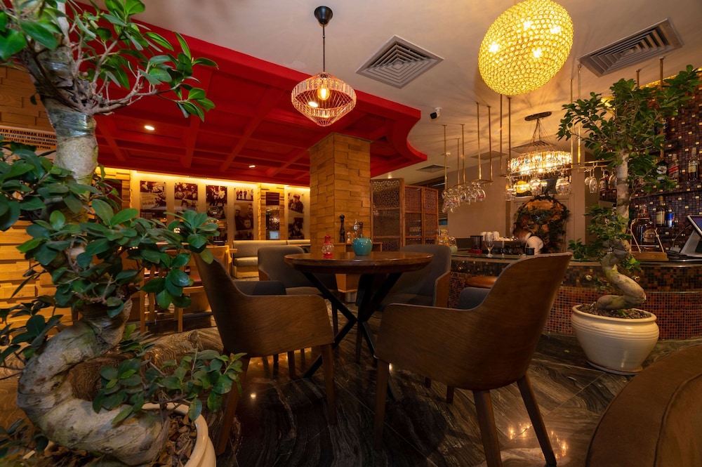 Ramada by Wyndham Istanbul Pera — Restaurant & bars in Istanbul, Istanbul