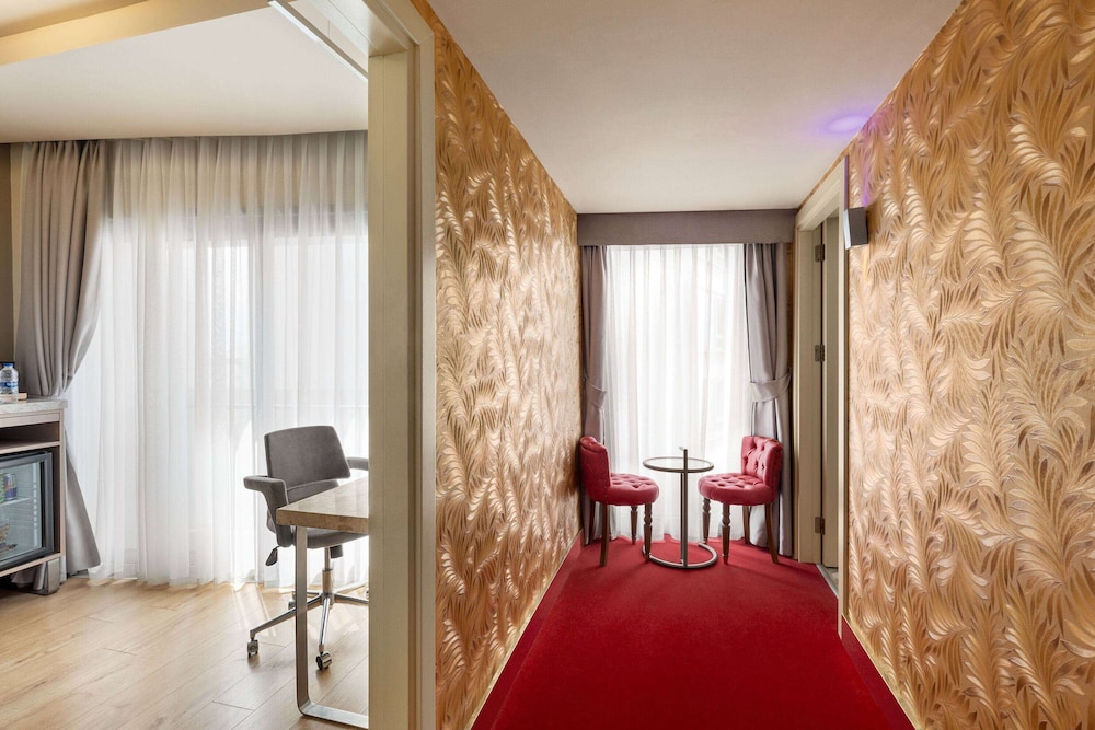 Ramada by Wyndham Istanbul Pera — Hotel rooms in Istanbul, Istanbul