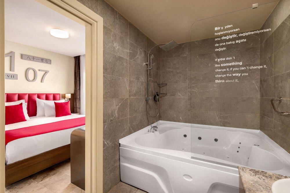 Ramada by Wyndham Istanbul Pera — Hotel rooms in Istanbul, Istanbul