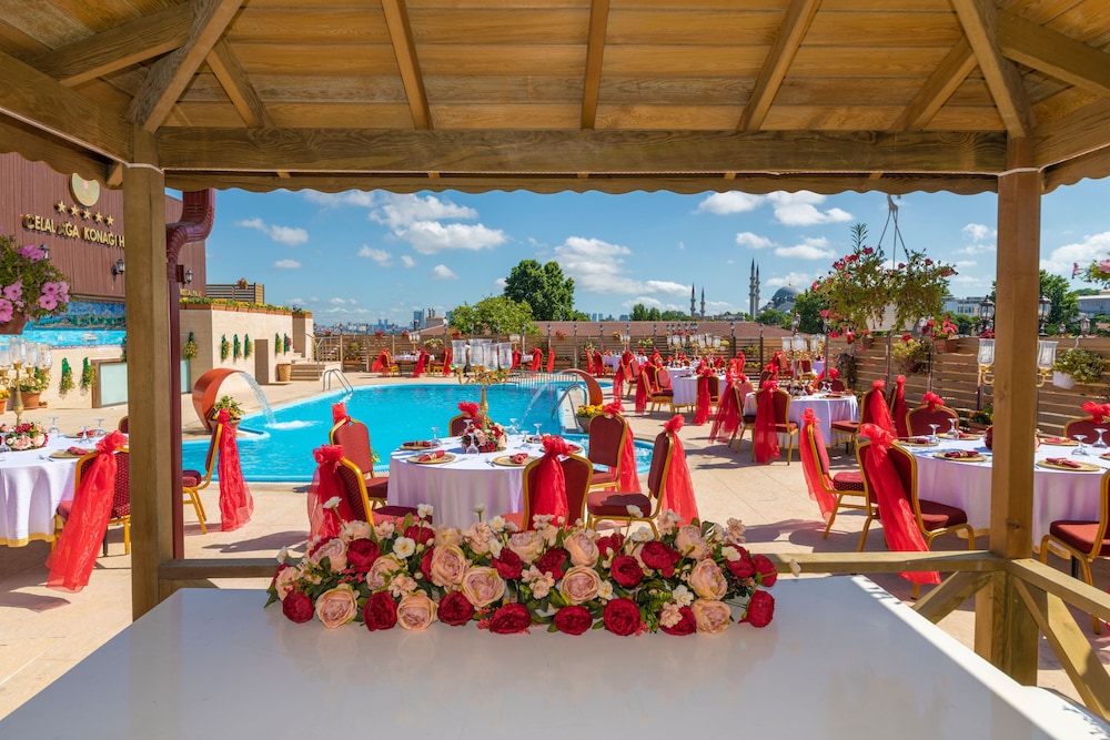 Wyndham Istanbul Old City — Swimming pool in Istanbul, Istanbul