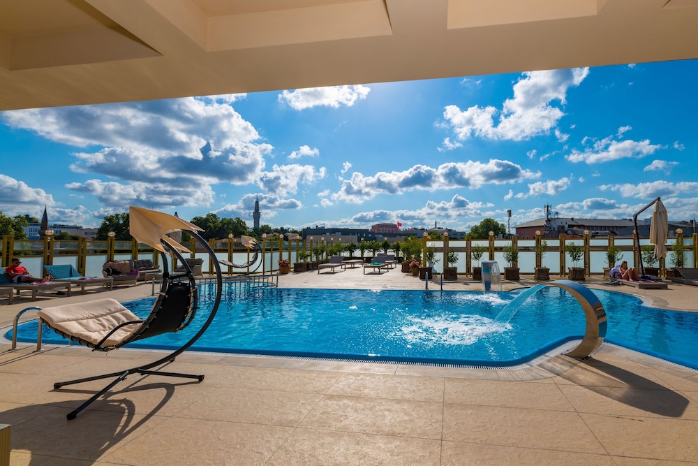 Wyndham Istanbul Old City — Swimming pool in Istanbul, Istanbul