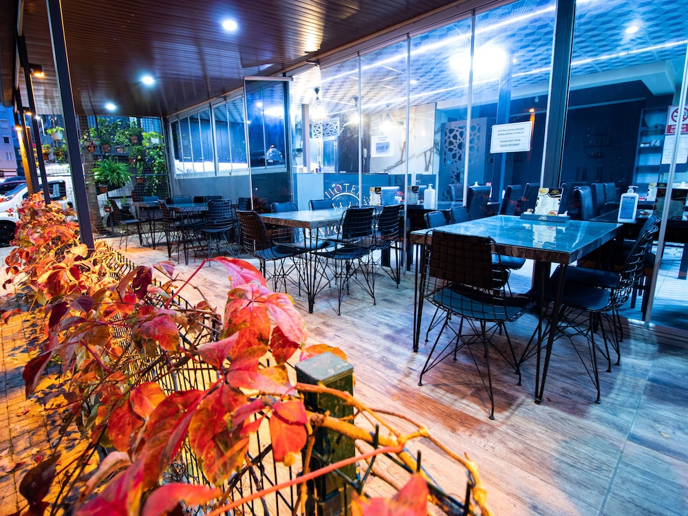 Exporoyal Hotel — Restaurant & bars in Antalya