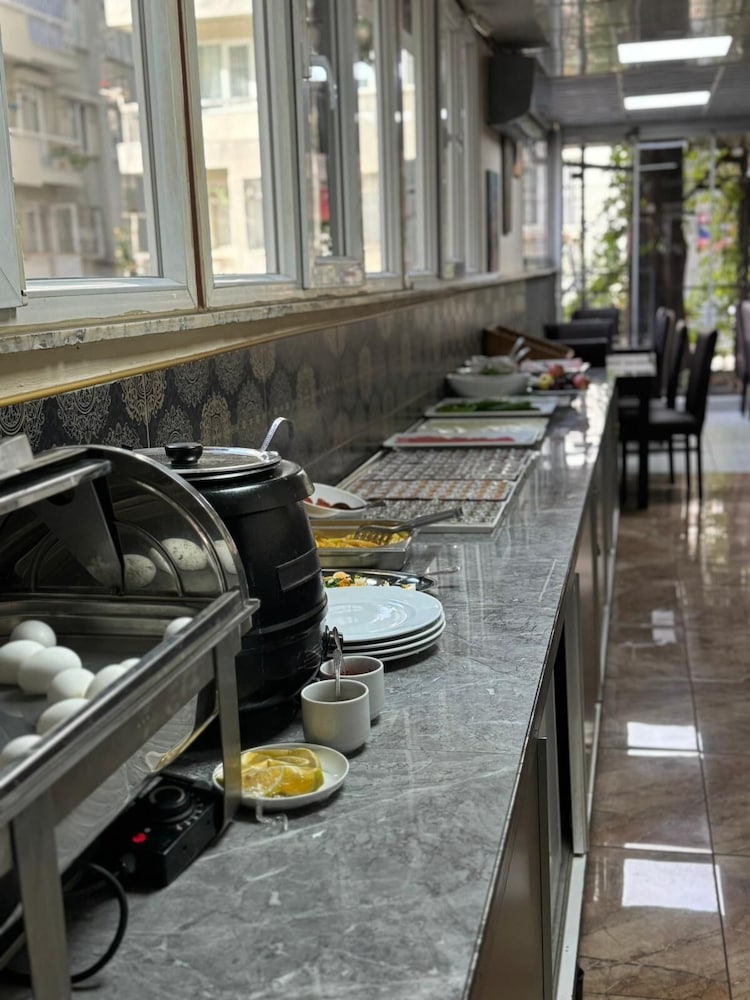 Exporoyal Hotel — Restaurant & bars in Antalya