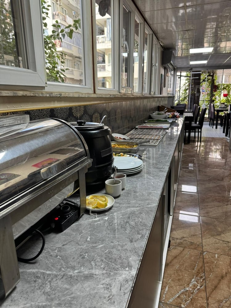 Exporoyal Hotel — Restaurant & bars in Antalya