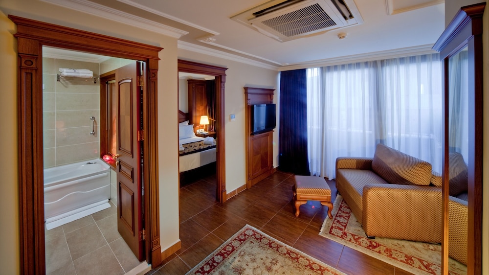 GLK PREMIER The Home Suites & Spa - Boutique Class — Hotel rooms in Istanbul, Istanbul