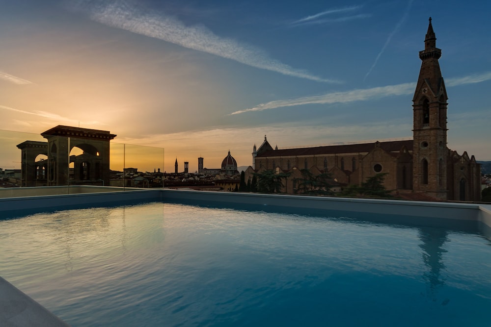 Plaza Hotel Lucchesi — Swimming pool in Florence, Tuscany