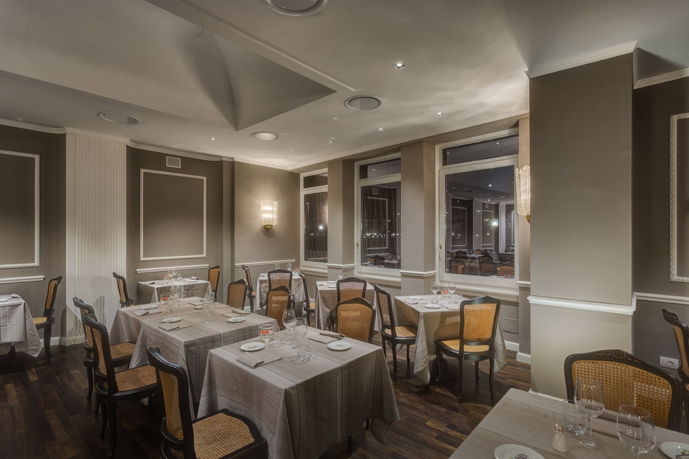 Plaza Hotel Lucchesi — Restaurant & bars in Florence, Tuscany
