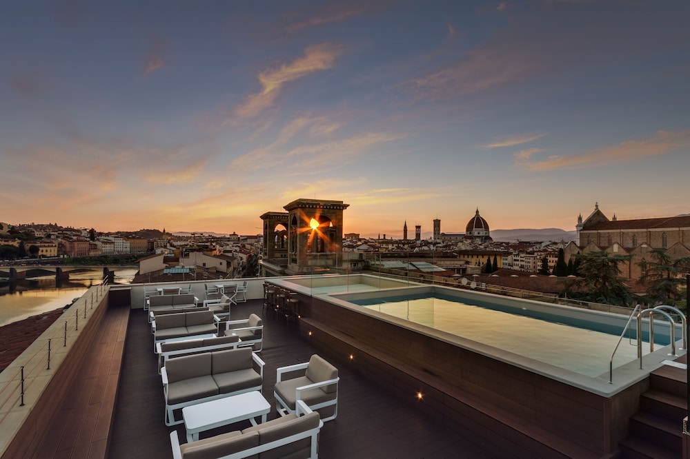 Plaza Hotel Lucchesi — Swimming pool in Florence, Tuscany
