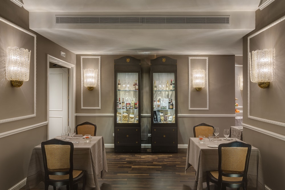 Plaza Hotel Lucchesi — Restaurant & bars in Florence, Tuscany
