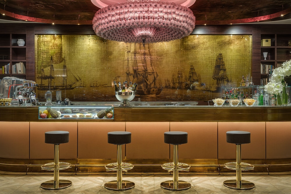 Plaza Hotel Lucchesi — Restaurant & bars in Florence, Tuscany
