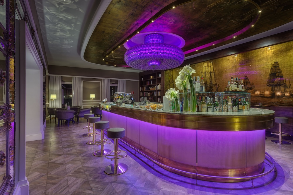 Plaza Hotel Lucchesi — Restaurant & bars in Florence, Tuscany