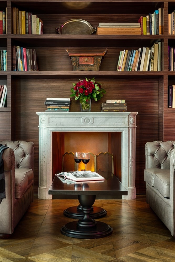 Plaza Hotel Lucchesi — Hotel rooms in Florence, Tuscany