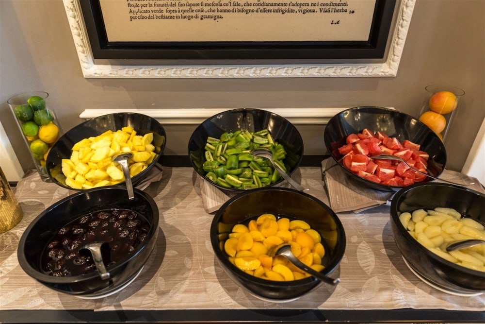 Plaza Hotel Lucchesi — Restaurant & bars in Florence, Tuscany