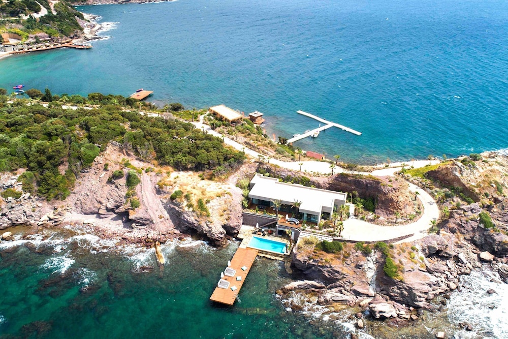 Le Méridien Bodrum Beach Resort — Swimming pool in Milas, Mugla