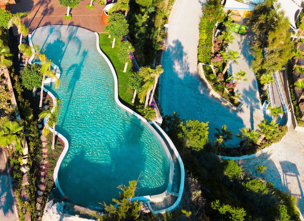 Le Méridien Bodrum Beach Resort — Swimming pool in Milas, Mugla