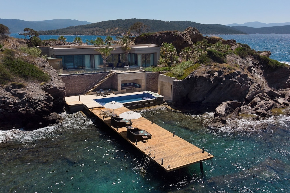 Le Méridien Bodrum Beach Resort — Swimming pool in Milas, Mugla