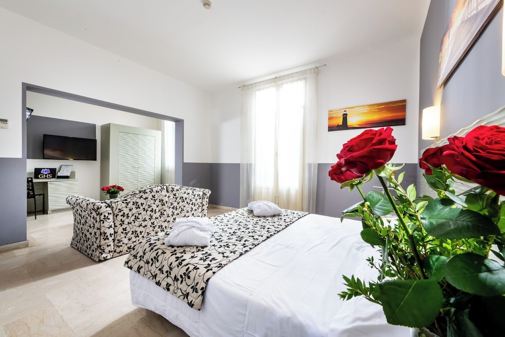 Hotel Garibaldi — Hotel rooms in Palermo, Sicily