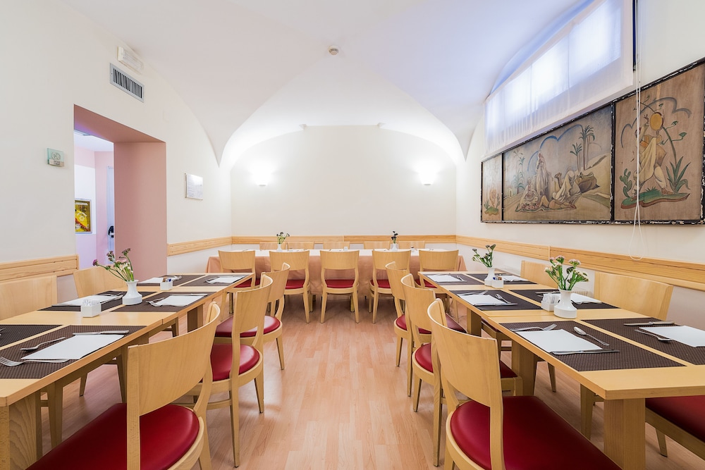 Hotel Garibaldi — Restaurant & bars in Palermo, Sicily