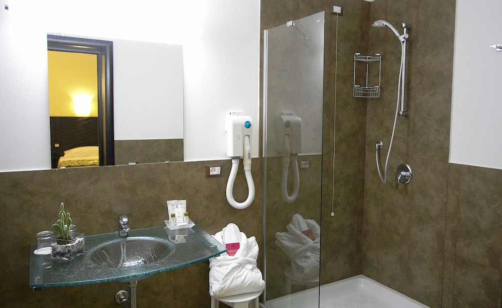 Hotel Garibaldi — Hotel rooms in Palermo, Sicily