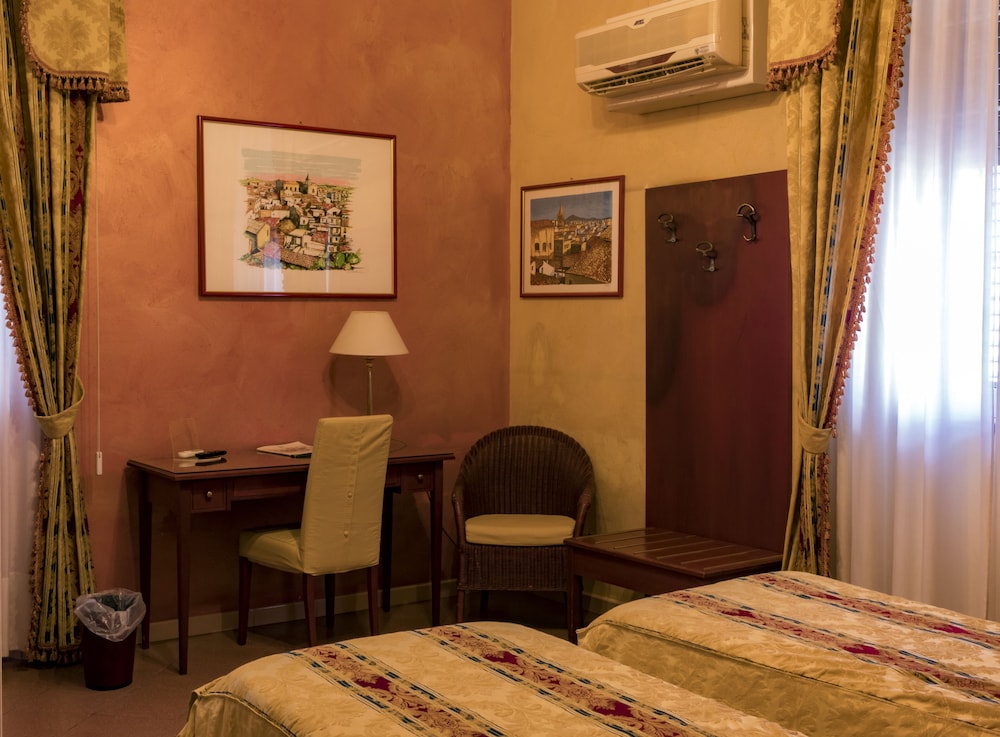 Hotel Joli — Hotel rooms in Palermo, Sicily