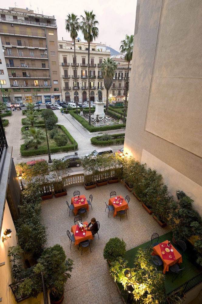 Hotel Joli — Hotel building in Palermo, Sicily