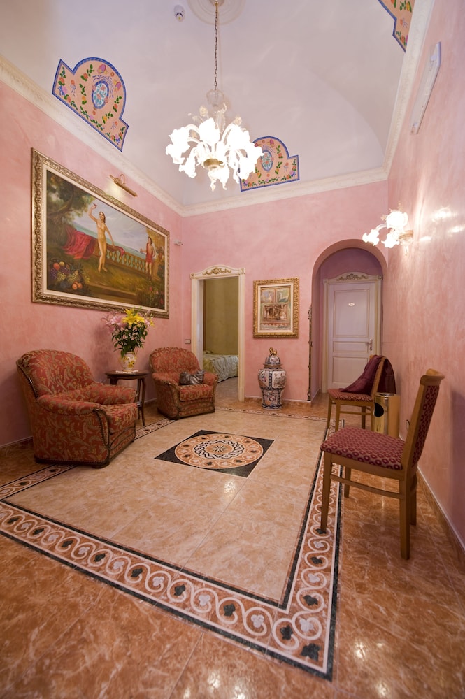 Hotel Joli — Hotel rooms in Palermo, Sicily