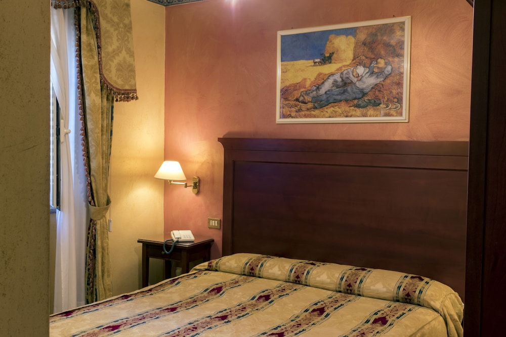Hotel Joli — Hotel rooms in Palermo, Sicily