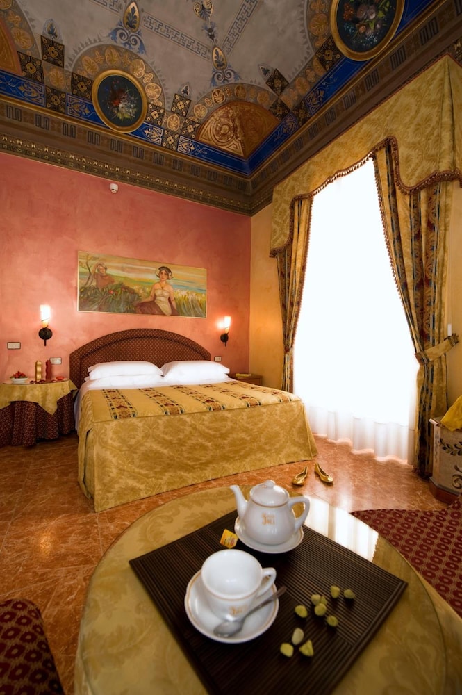 Hotel Joli — Hotel rooms in Palermo, Sicily