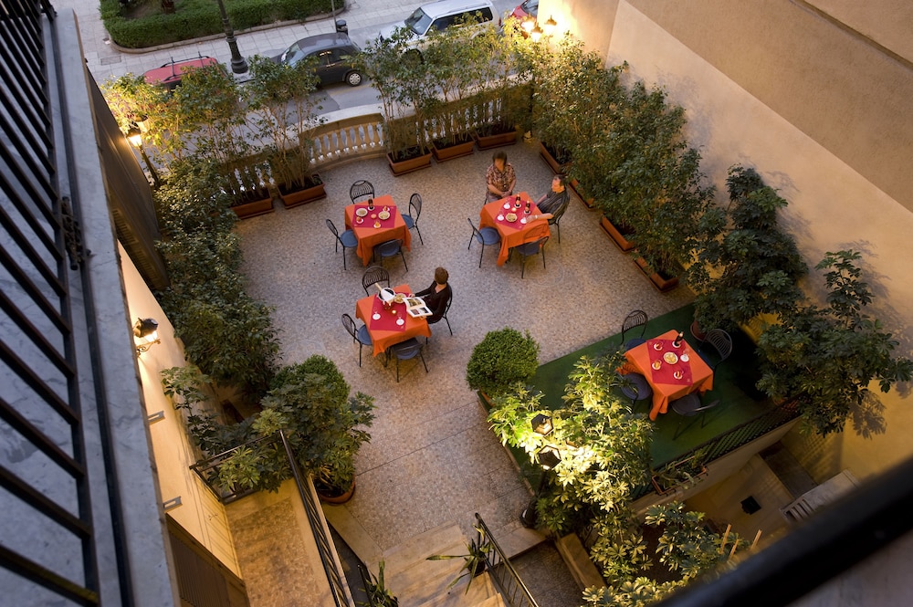 Hotel Joli — Hotel building in Palermo, Sicily