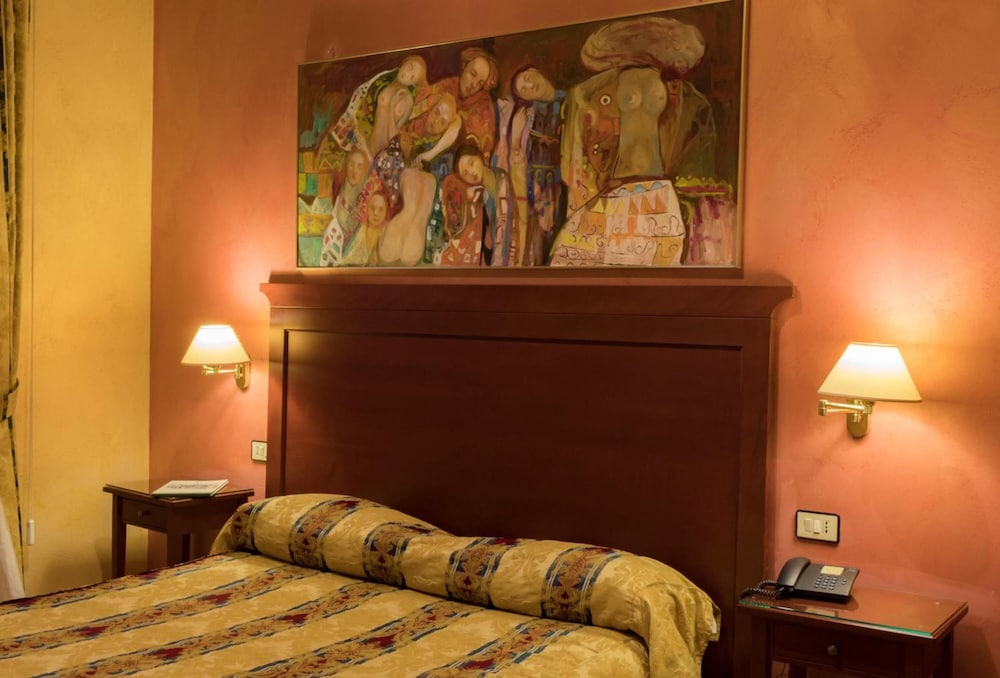 Hotel Joli — Hotel rooms in Palermo, Sicily